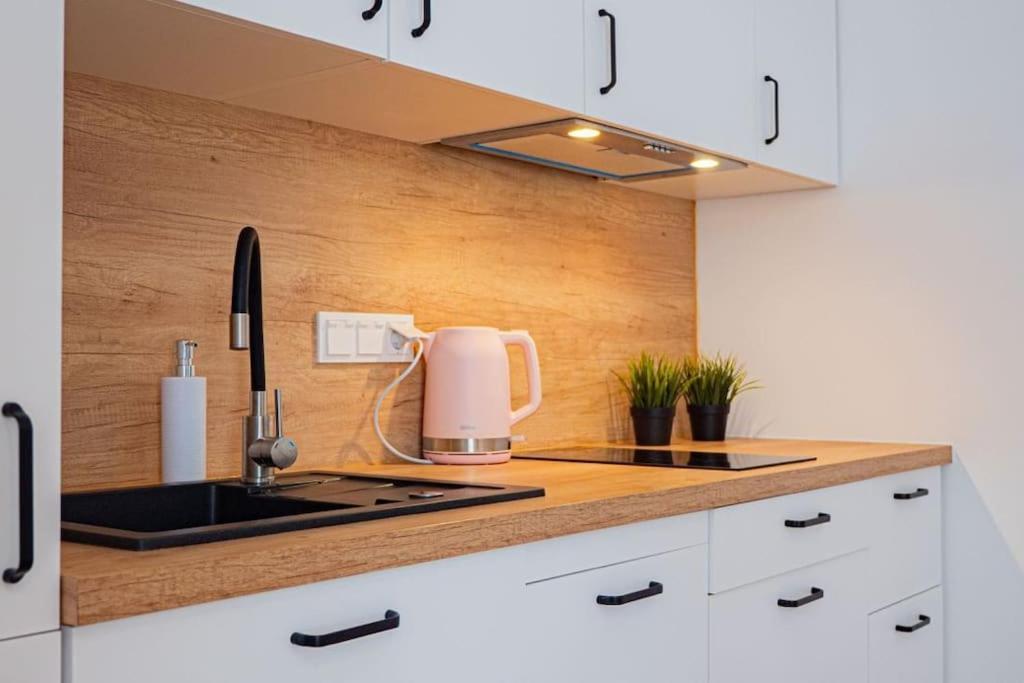 Komfortowy Apartament W Centrum Warschau Buitenkant foto