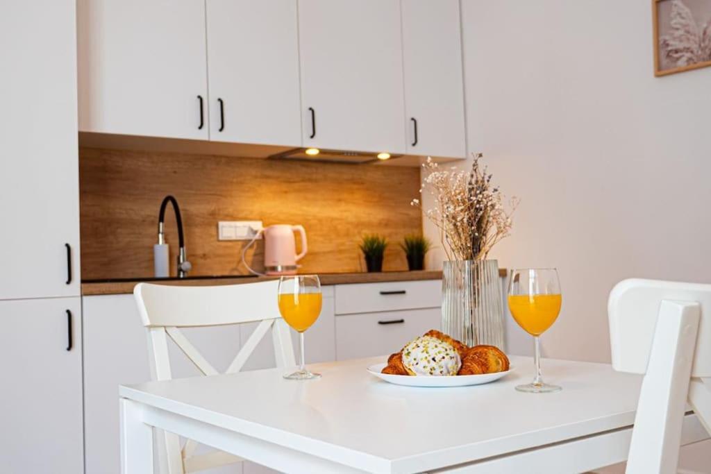 Komfortowy Apartament W Centrum Warschau Buitenkant foto